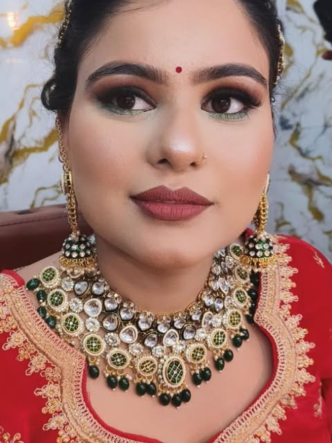A detailed makeup look from Shingar Beauty Salon